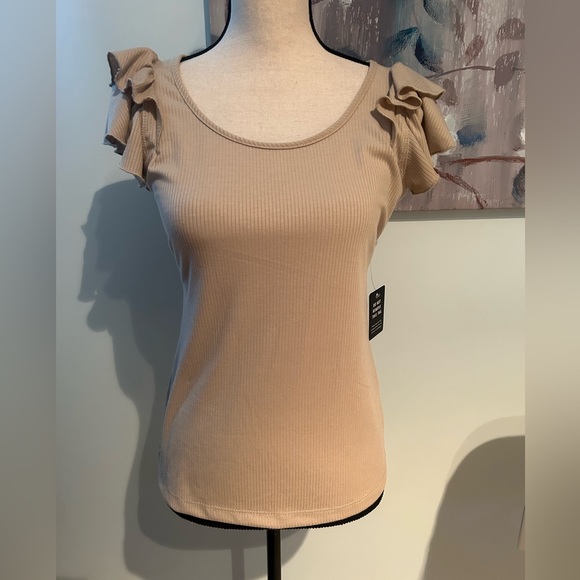 Express Ribbed Crew Neck Ruffle Sleeve Tee - Picture 5 of 7